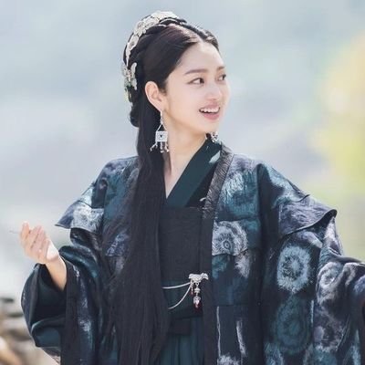 AlGon 🌼
Bozdağ'dan nefret
Arada kpop ve kdramaya takılır (SNSD&Lovelyz),
Voleybol 💮 Vakıfbank,
//Fan Account//