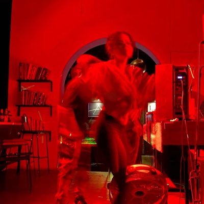 yussy7777's profile picture. “𝗶𝘀 𝘁𝗵𝗲 𝗰𝗼𝗹𝗼𝗿 𝘁𝗵𝗮𝘁 𝘁𝗲𝗹𝗹𝘀 𝗺𝘆 𝘀𝘁𝗼𝗿𝘆”🍸