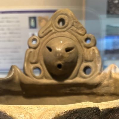 30年以上勤めた会社を定年前に辞めました。「占星術」や「人生の転機」について静かに発信中。内省の時間を大切に、言葉で癒せる空間を目指してnoteを育てています。良かったら読んでくださいね🌸