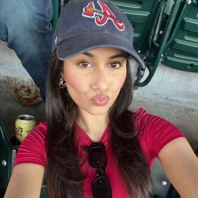 farwaarizvii's profile picture. ig @farwaarizvii || 🇵🇰