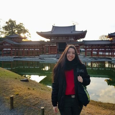 📖👾🎞️ Traductora de japonés
📚 Estudios Literarios
🐈⬛ 愛猫家
📧 vanesarobga@gmail.com