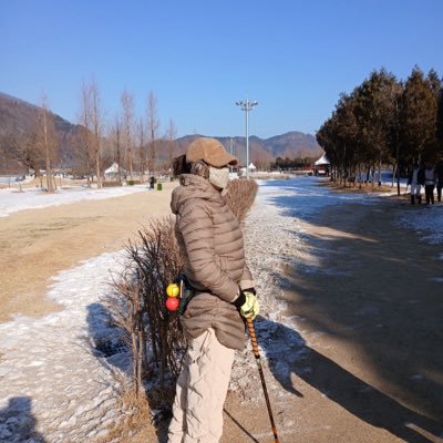 -정호승/풍경이 달다 中- 운주사 와불님을 뵙고 돌아오는 길에 그대 가슴의 처마 끝에 풍경을 달고 돌아왔다 먼데서 바람 불어와 픙경 소리 들리면 보고 싶은 내 마음이 찾아간 줄 알아라