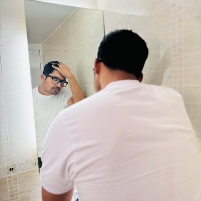 mashrafebsalam's profile picture. reasons over emotions.