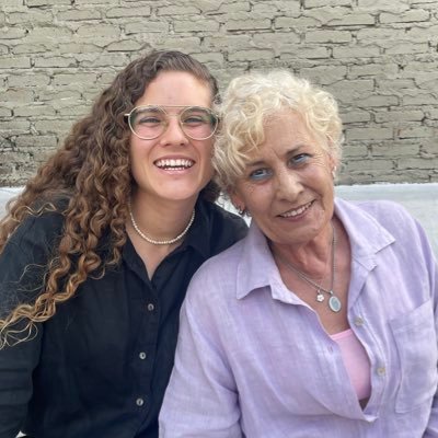 Directora general en @xconsultoras 🦋 Escucho pódcast todo el tiempo. 🧠🎙️ Lesbiana y mexicana.🏳️🌈🇲🇽 Cerveza, mezcal, café, ddhh y negocios. 🌍🐓