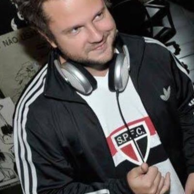 Entre o São Paulo, a cachaça e a gafieira, prefiro os três. 🇾🇪