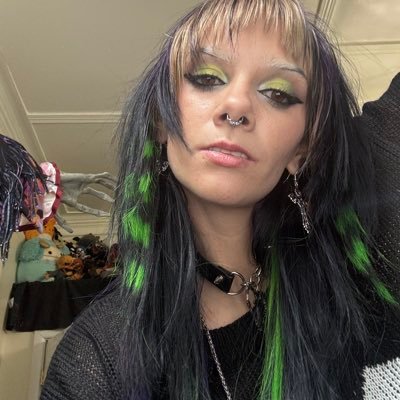SFX // Creative 🖤 Available for hire 💚 Caffeine mode 🖤 Idk man 💚 Booking email: Ghourhees@gmail.com 🖤