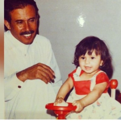 shuaa_fahad's profile picture. Family dentist 🦷 اللهم ارحم ابوي فهد وساره واسكنهم فسيح جناتك🙏🏼— ربي احفظ لي أمي فهي أغلى ماأملك🤍🤍 💙💛 #NFC 🇸🇦🇪🇬 half Saudi half Egyptian