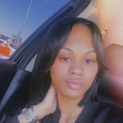 U get a 140 characters,pictures worth a 1000 words but you still wont know me. 🖤 nun but some trouble 👿 IG: _prettypree_