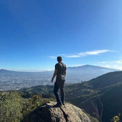 Ingeniero de día 🧑🏼💻
Inversionista de noches 📈
A veces hablo sobre inversiones en mercado de valores.