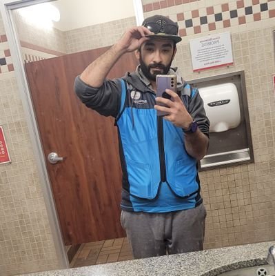 Marti_Mcfly731's profile picture. Just another Hung, Latin, Polish Amazon driver trying to get by. 💯