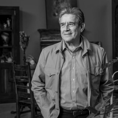 Gobernador de Oaxaca 1992-1998 • Secretario de Gobernación 1999-2000 • Presidente de la @bioscuicatlan • Consultor Político