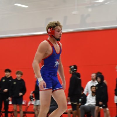 c/of 2029| Augsburg uni| Football,Wrestling,Lacrosse,Muay Thai,Boxing| |205,6’1| outside/middle llb | | 3.507GPA| Wrestling team captain|