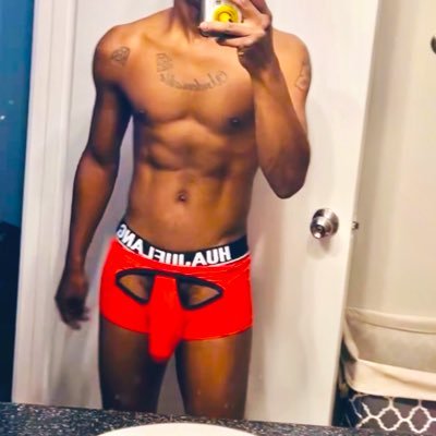 what's da deal, long and hard bbc need to be serviced right way, if you partyyy cool, let's turn up.. dominant long dick top. suck and swallow daddy dick nut