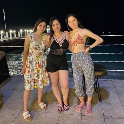 dmrn1017's profile picture. Simple. Recomendado: https://t.co/X6oTLINtqI…