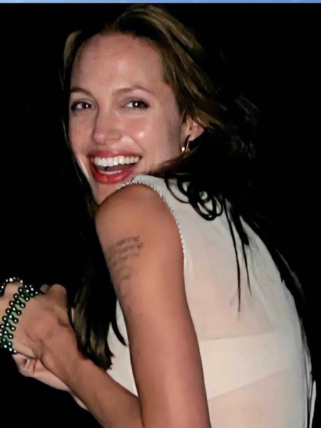 Slauthol_hThD's profile picture. The grass is always greener on the other side.