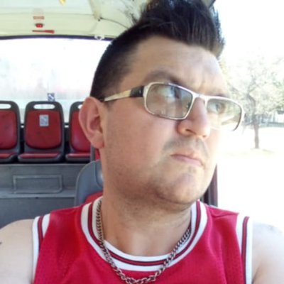 hola me llamo javier tengo 35 años me gusta anime