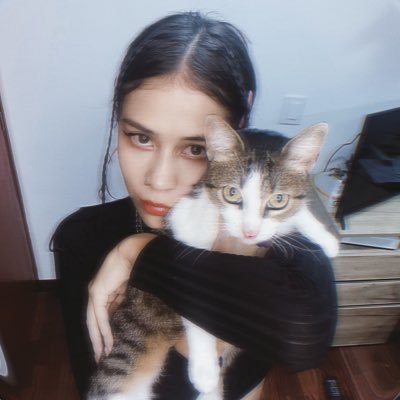Soy la rata atorada en el inodoro de la vida. Síganme en mi cuenta de ig de dibujitos kattarsis_ilustracion