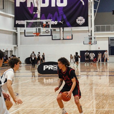 6’2 170 lbs combo guard ~ Class of 2027 🇨🇦 28 🇺🇸arrowcoleicloud@gmail.com, 204 291 5008
for contact ~ on track for NCAA core course requirement, 3.0 gpa