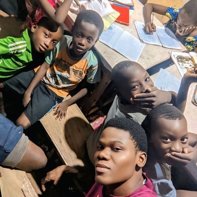 belvizir's profile picture. Designer / videographer / Cryptocurrency 📊🧠🎬📚