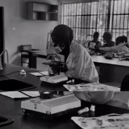 ArafahLawal's profile picture. Data Analyst |First-Class BSc. Microbiology (OOU) 🎓 | Aspiring medic 🩺  |Fashion designer |