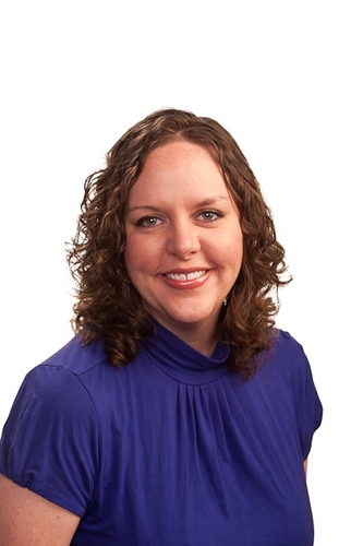 Writer & digital content editor covering real estate, construction, finance, etc for @DnBUS @FirstResearch @Bizmology; Music fan, mom, farmer's daughter