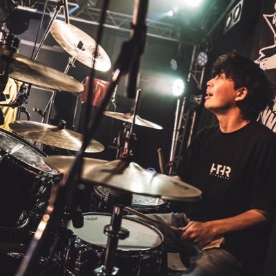 ツイッタラーとドラマー 無人島には酒とオルタナをもっていきます sup.Dr ➡︎ラストラリー @last__rally /おかえり @okaeri_band__ /Dear City/etc... サポートドラム依頼募集してます!▶︎▶︎▶︎気軽にDMまでご相談を!