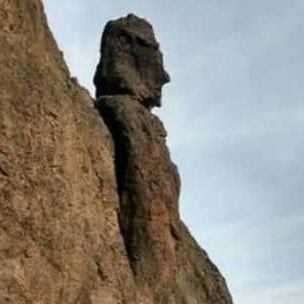 عاشق طبیعت
غارتگر سابق میراث فرهنگی وراهنمای ارزش گذاری
کرمان دل عالم است وما اهل دلیم