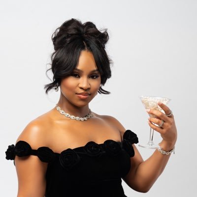 callherthique's profile picture. I talk a lot