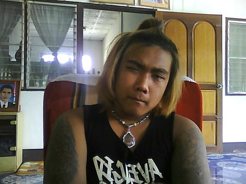 เป็นเพื่อนคุยเวลาเหงา เป็นที่ระบายในเวลาเศร้า. ;-)