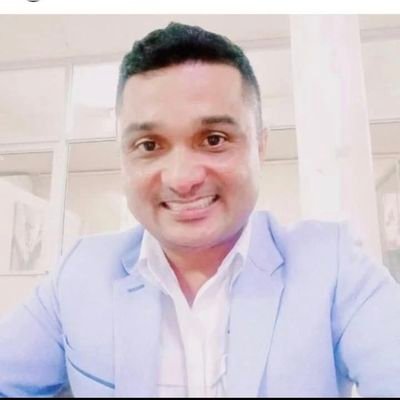 Educador, Abogado , locutor, Dirigente Gremial y luchador social. Buscando un Panamá más equitativo para todos.