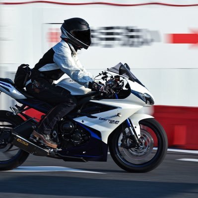 tunamayo_910's profile picture. 楽しいことして生きていたい 楽しいことは用量用法守らず生きてます。Thruxton1200RSと SVARTPILEN250とdaytona675と仲良く生きてます。