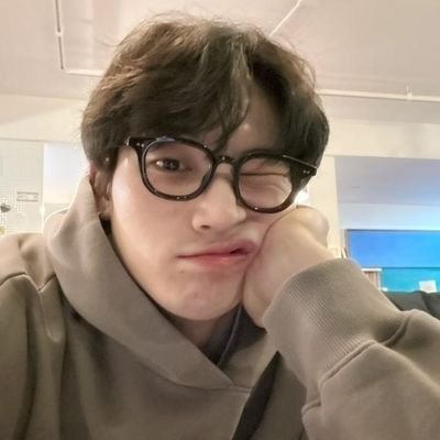 dfi: you think and talk about jaebeom without being dolliebeomie 🙄