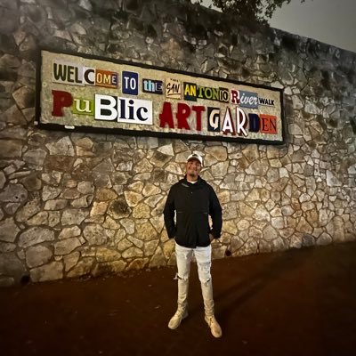 Adrianhern32041's profile picture. 