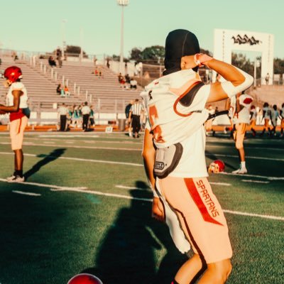 Jermonumber6's profile picture. ‘27 👨🏽‍🎓| FS ATH | hazelwood east🏈 | 5’9 | 140 lbs | email: Jermonumber9@gmail.com | phone number: 314-536-5553