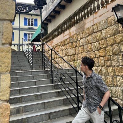 Sales 💰 | Trader 📈 | Educator 📖
☀️: Closing deals 🌙: Analyzing charts
💡 Learning, improving, sharing my journey
📍 KL