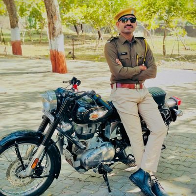 #selected for Rajasthan police 🚨 B. Sc(Mathematics ) B. Ed. 'M. A. (POLITICAL science ) 🌺Tourist&Book ❤️Lover, Nation first🇮🇳