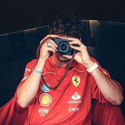 ~Patagónica 🇦🇷
del chivo y Canapino 🏁
de Ferrari 🏎️❤️
de dónde sea que Colapinto tenga asiento ✨🇦🇷