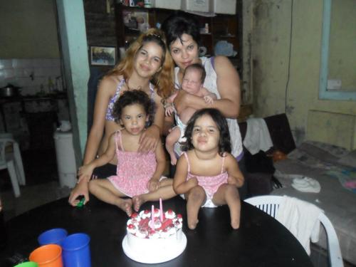 milagroscardoz9's profile picture. me llamo milagros nazarena cardozo tengo 3 años naci sin manos ni pies(tetrafocomelia) vivo con mi familia en el gran buenos aires tengo una melli y 2 hermanas