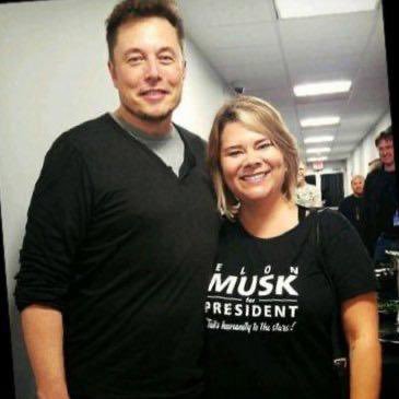 “I’m with Tesla, pushing sustainable energy and transport. We seek investors to join our mission for a cleaner, tech-driven future. Let’s shape it together!”