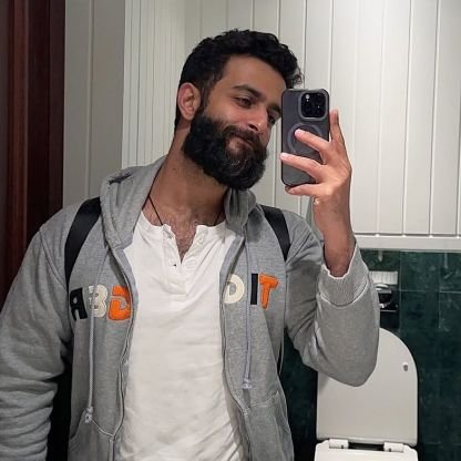 🎱 متلازمة حذف التغريدات 🎱
لن ينسى الله سكوتك عن الكلام ولن ينسى عتباً كتمته ولا قهراً لجمته ولا ألماً تحمّلته.