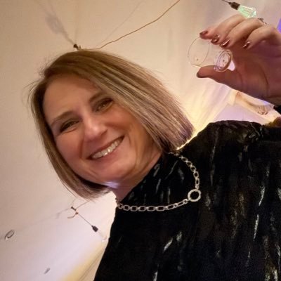 Business Teacher, mum of two. Love football ⚽️🇱🇻⚽️, running and time with family and friends. #livefortoday 🖤