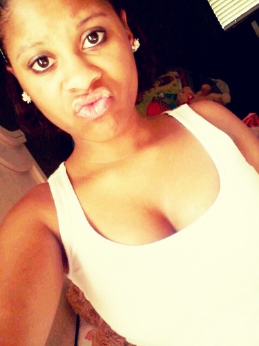 yellah mixed chick , hmu (:
