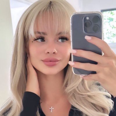 SandraJame8962's profile picture. Be honest ❤️❤️❤️