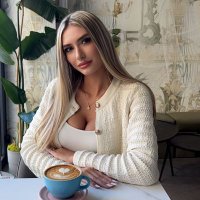 Feyza (@feyzak__) 's Twitter Profile