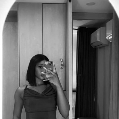 Tofunmidiaries's profile picture. God's own 💫