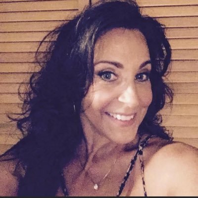 Suzystyle5's profile picture. Be kind to one another ☮️. I am a Patriot and Proud to Support President Trump ❤️🤍💙