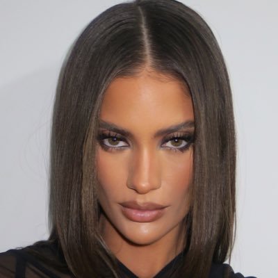 foxylauraa's profile picture. Mãe da sol de Maria mas não sou só isso