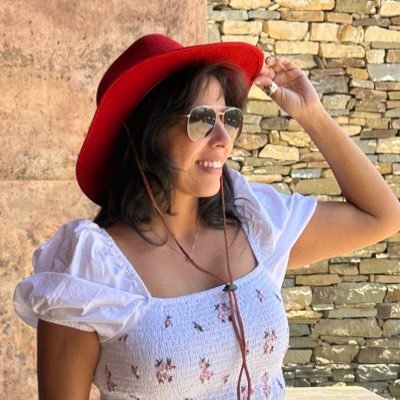 isarr3093's profile picture. Digital marketer 🚀 | 🇧🇴 | Dreamer and eager for knowledge 🤔💡| Die Hard Friends fan 📺 | Hobbies: playing piano 🎹 and painting 🎨 & Crossfit