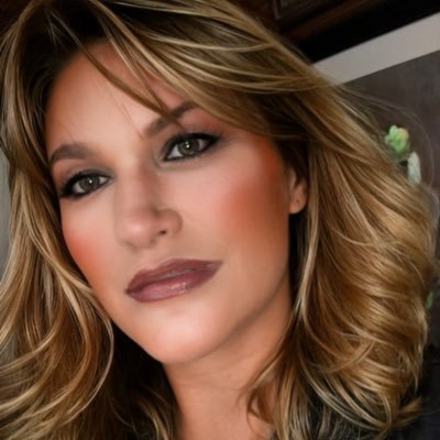 MMcC2020's profile picture. #Trump #Vance2028 #MAGA Born in Canada, was adopted & brought to the US by amazing parents & became a LEGAL American citizen at age 4. 🇺🇸❤️🇺🇸❤️🇺🇸