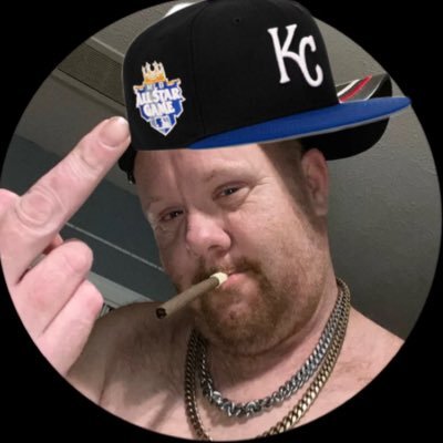 Kansas Uni Alum 06’ | FIJI Pledge Master 03’ | I love blue mountains | BLACK AMEX|Lip ripper| I drive a v8 4Runner (White)|